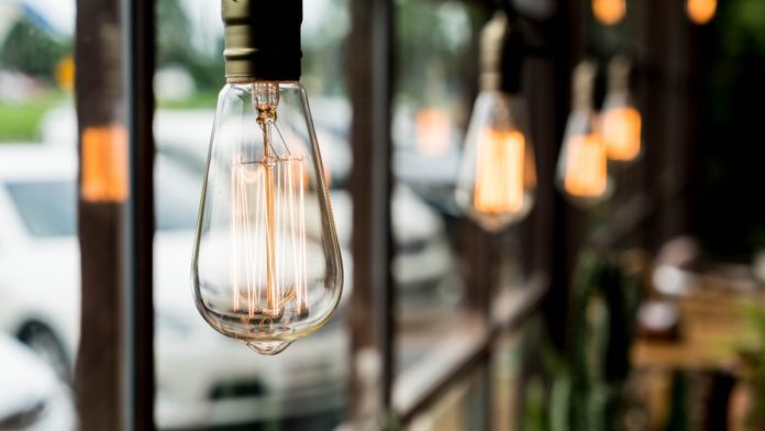Cómo ahorrar energía en tu restaurante para que sea más eficiente energéticamente